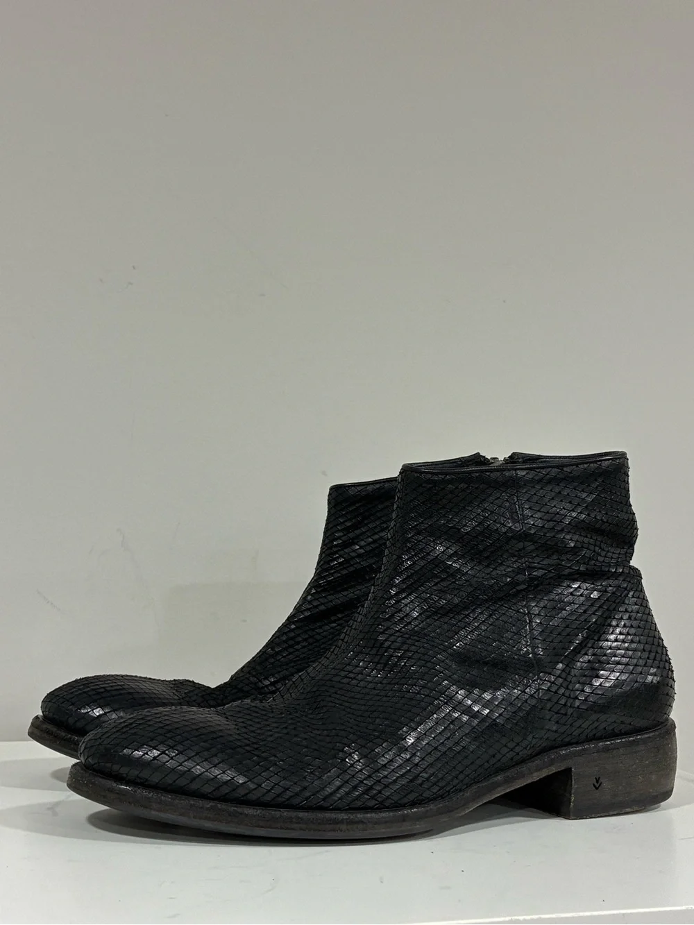 John Varvatos collection Keith Center Seam Zip Boot snake embossed Size 9 EU 42